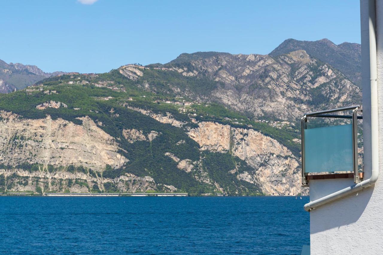 Hotel Vega Μαλτσεζίνε Εξωτερικό φωτογραφία