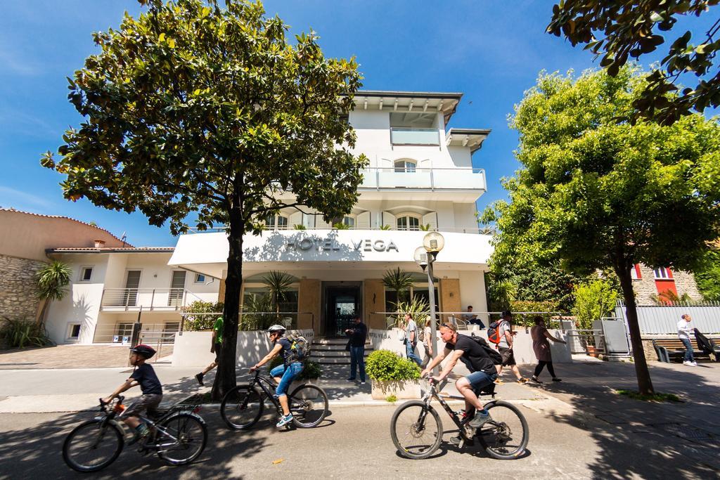 Hotel Vega Μαλτσεζίνε Εξωτερικό φωτογραφία