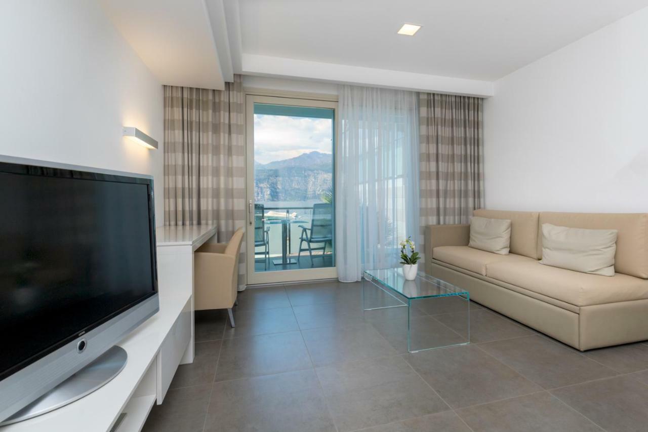 Hotel Vega Μαλτσεζίνε Εξωτερικό φωτογραφία