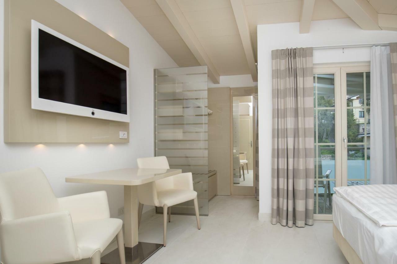 Hotel Vega Μαλτσεζίνε Εξωτερικό φωτογραφία